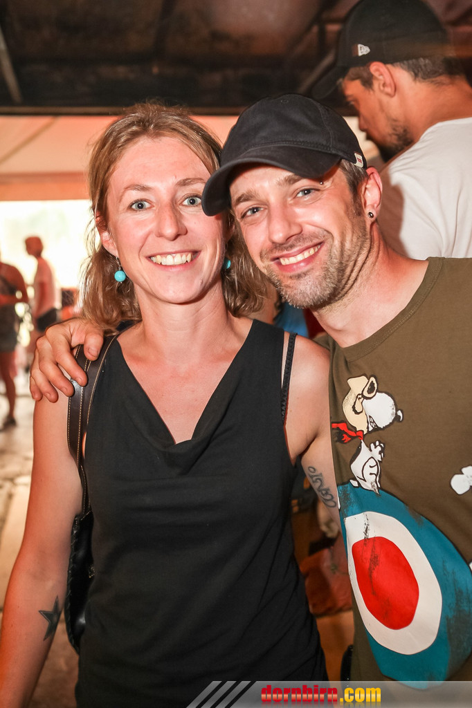 14058480.jpg