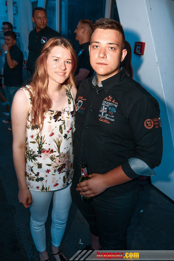 14060476.jpg