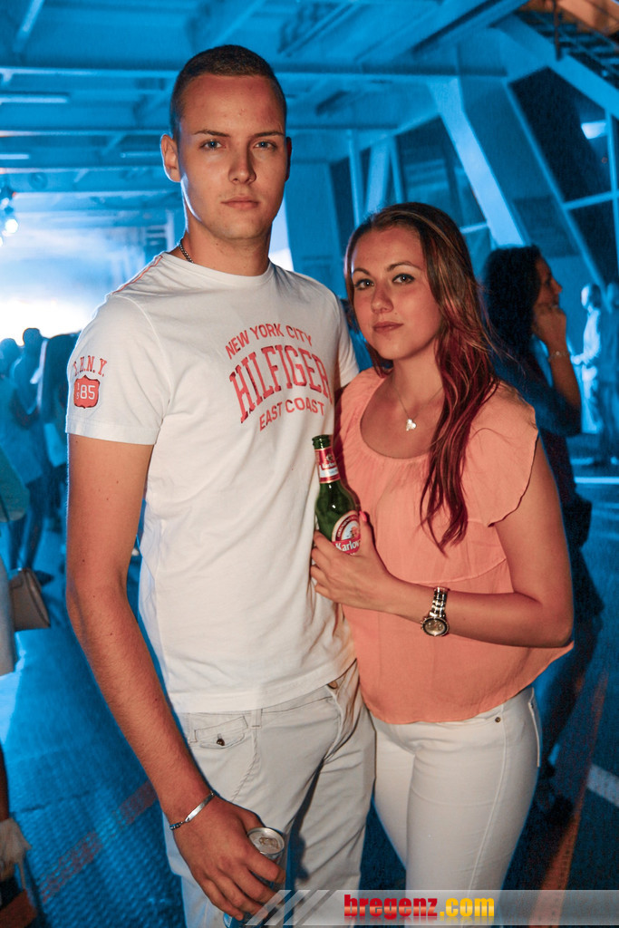 14060442.jpg