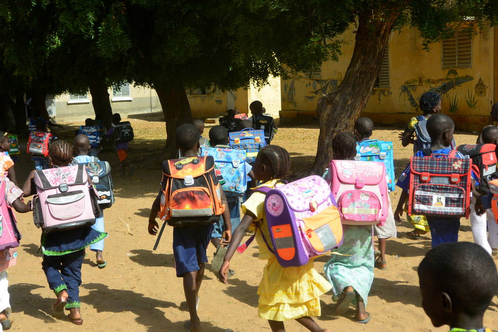 Schultaschenverteilung _2_.JPG