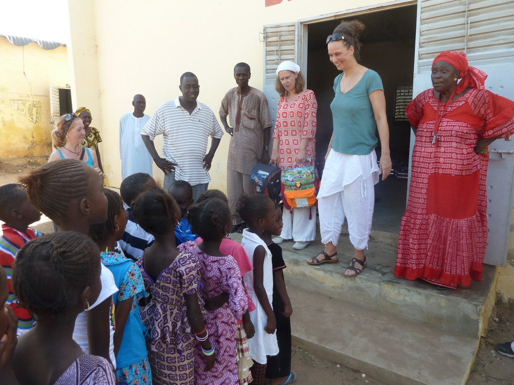 Schultaschenverteilung _3_.jpg