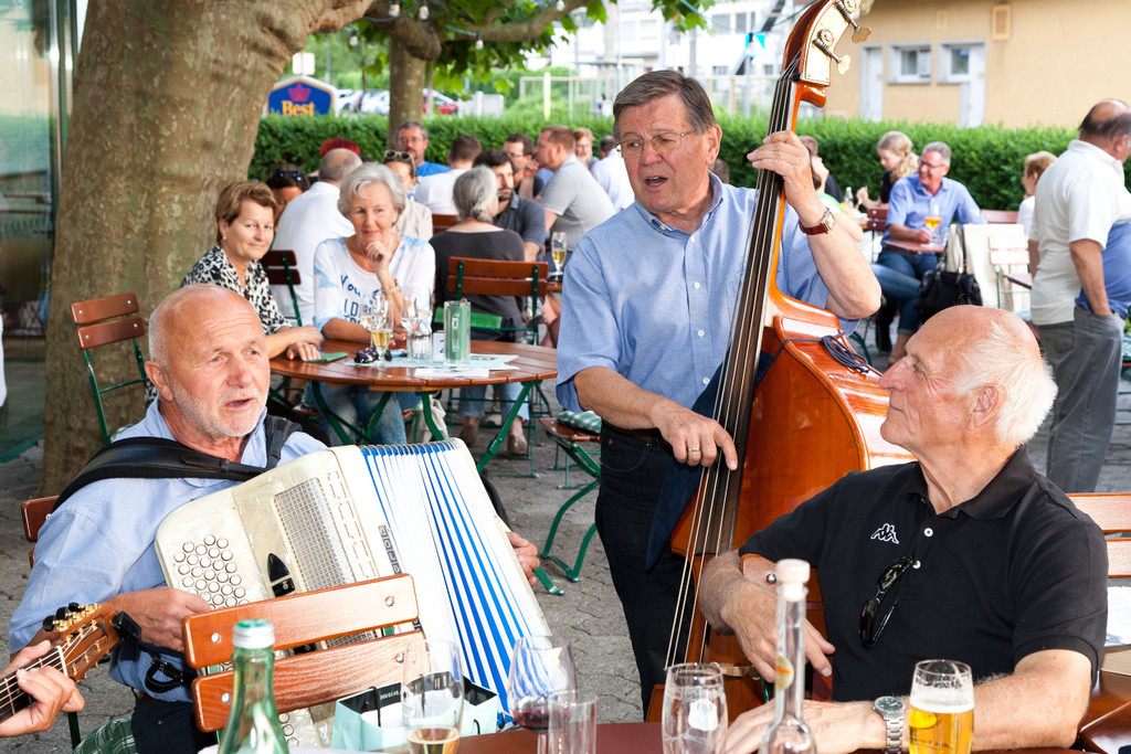 3_20150615_Das Trio Bertram_ Heinz und Horst unterhielt die G__ste mit Wienermusik.jpg