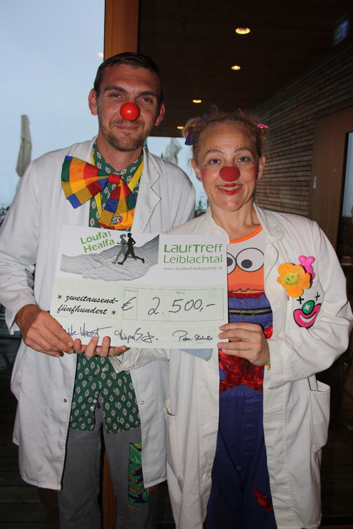 LaufTreff A LoufaundHealfa Helferfestle Scheck__bergabe 2015 _2_.JPG