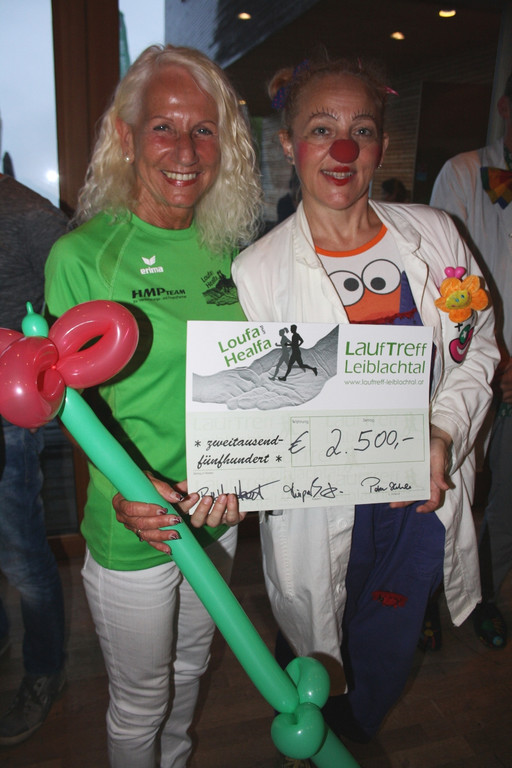 LaufTreff A LoufaundHealfa Helferfestle Scheck__bergabe 2015 _6_.JPG