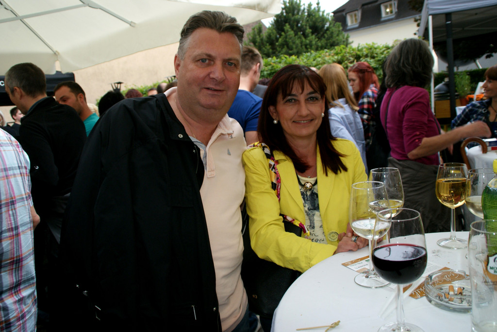 Yvonne und Friedl Dold.JPG