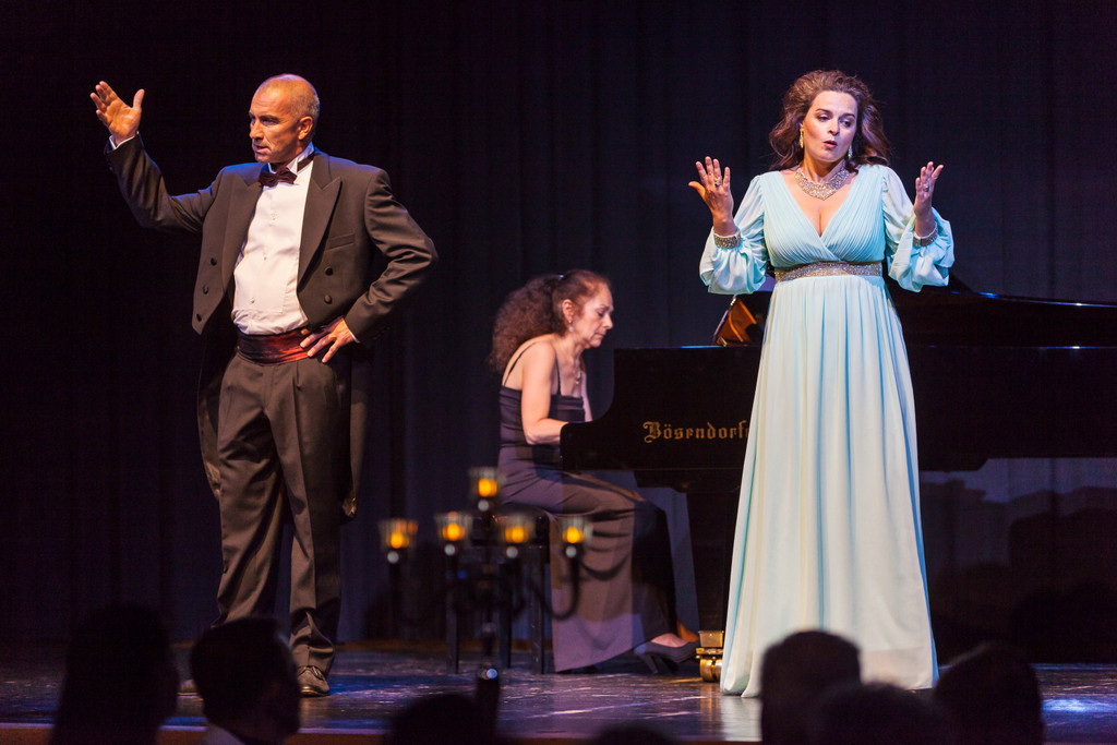 Sommerball 2015 - Presse - BY MIKE SIBLIK  - solisten im einsatz nina edelmann_ riccardo di francesco_ am fl__gel nora calvo.jpg