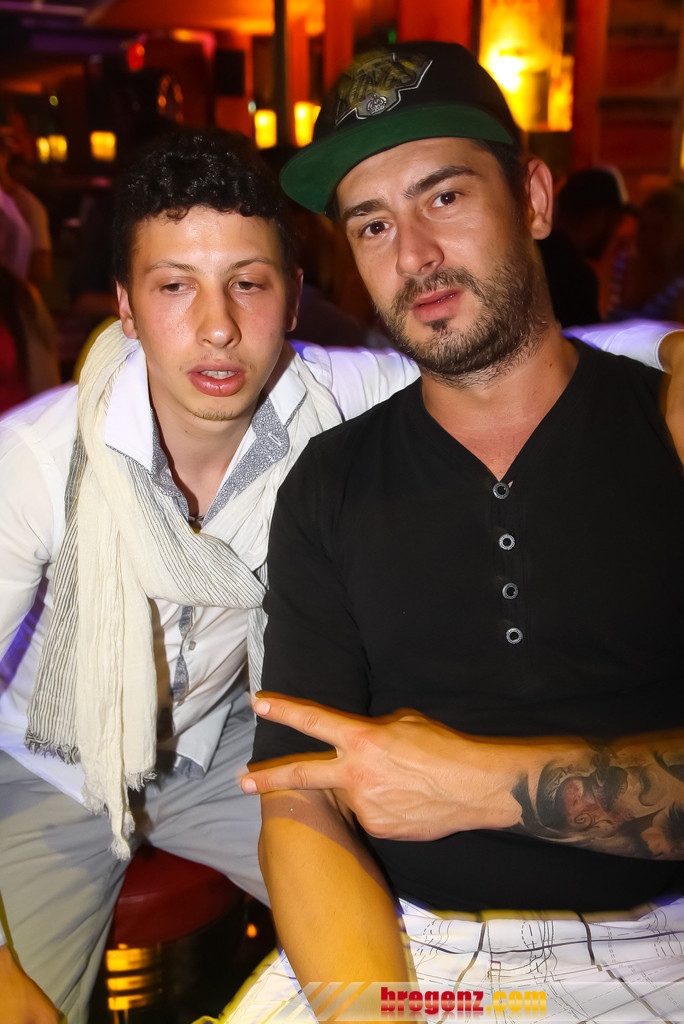 14068901.jpg