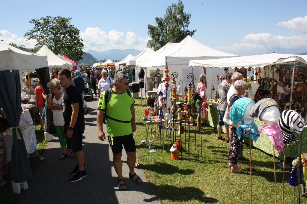 Kunstmarkt am Kaiserstrand 2015 _2_.JPG
