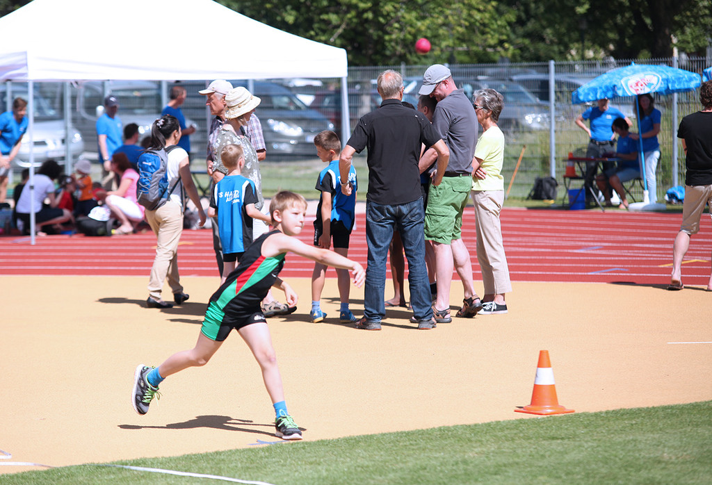 Landesjugendturnfest Lustenau Ballwurf.jpg