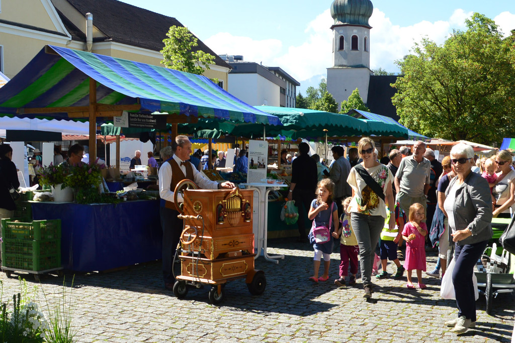 1_20150626_Zahlreiche Besucher beim Marktfest.JPG