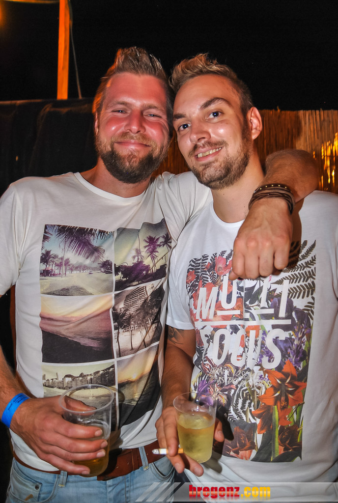 14074071.jpg