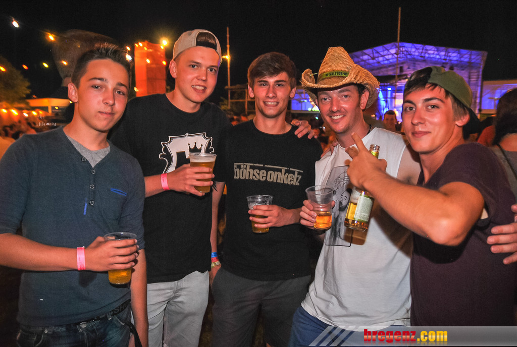 14074060.jpg