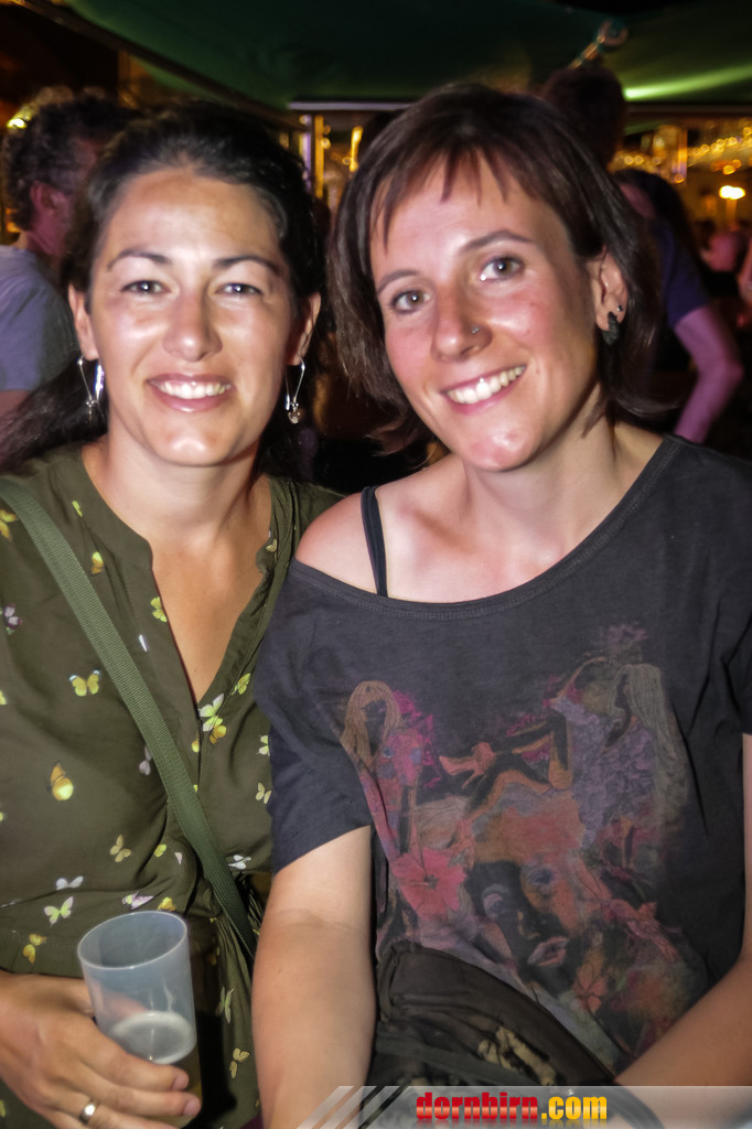 14073779.jpg