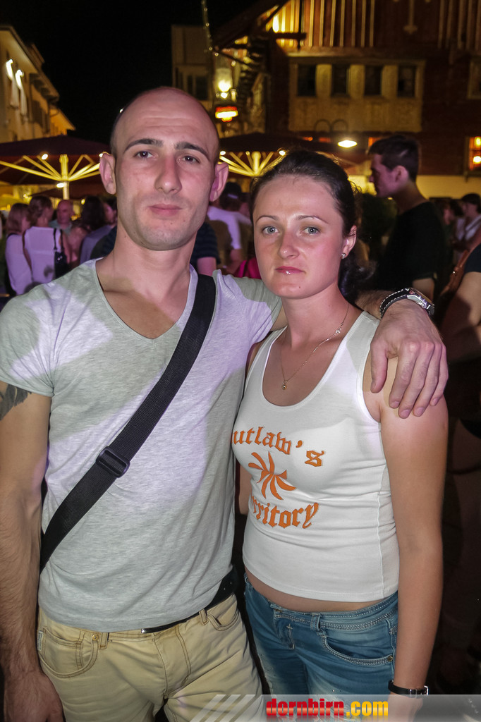 14073763.jpg