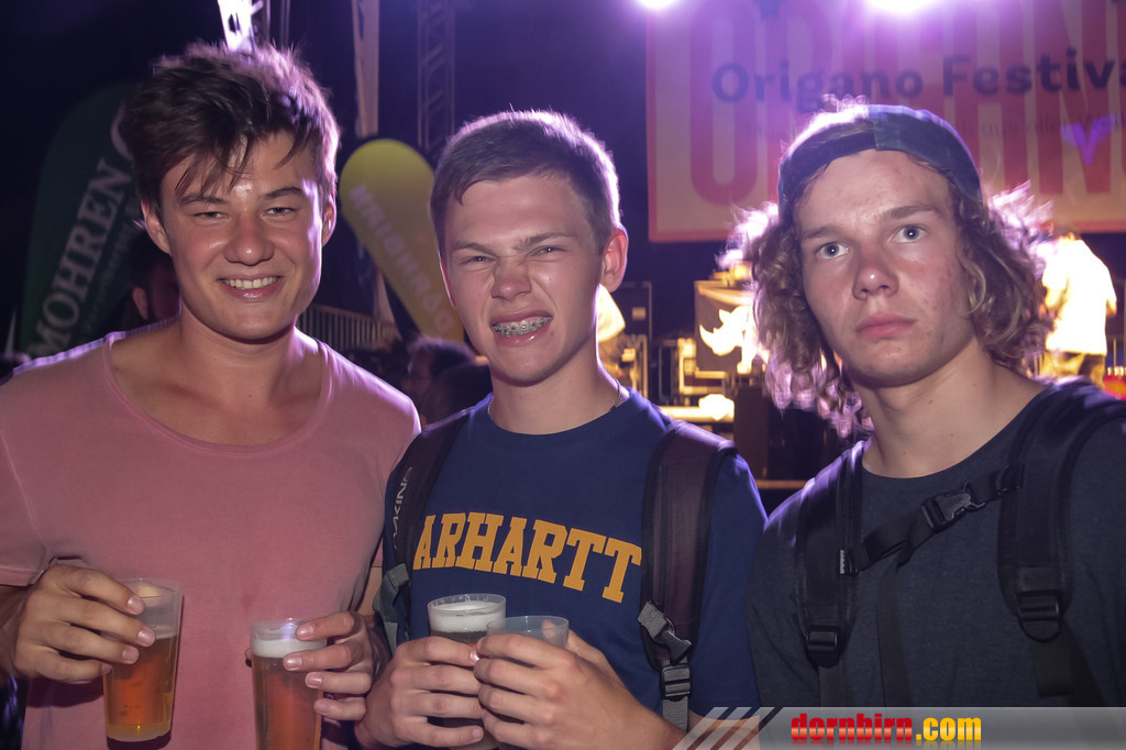 14073758.jpg