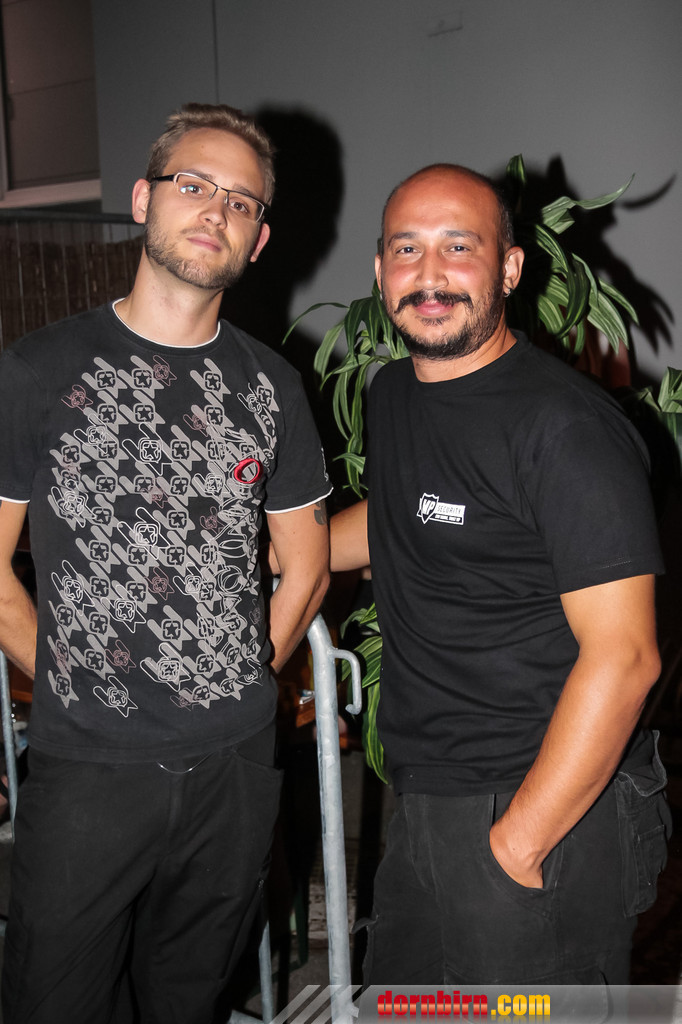 14073543.jpg