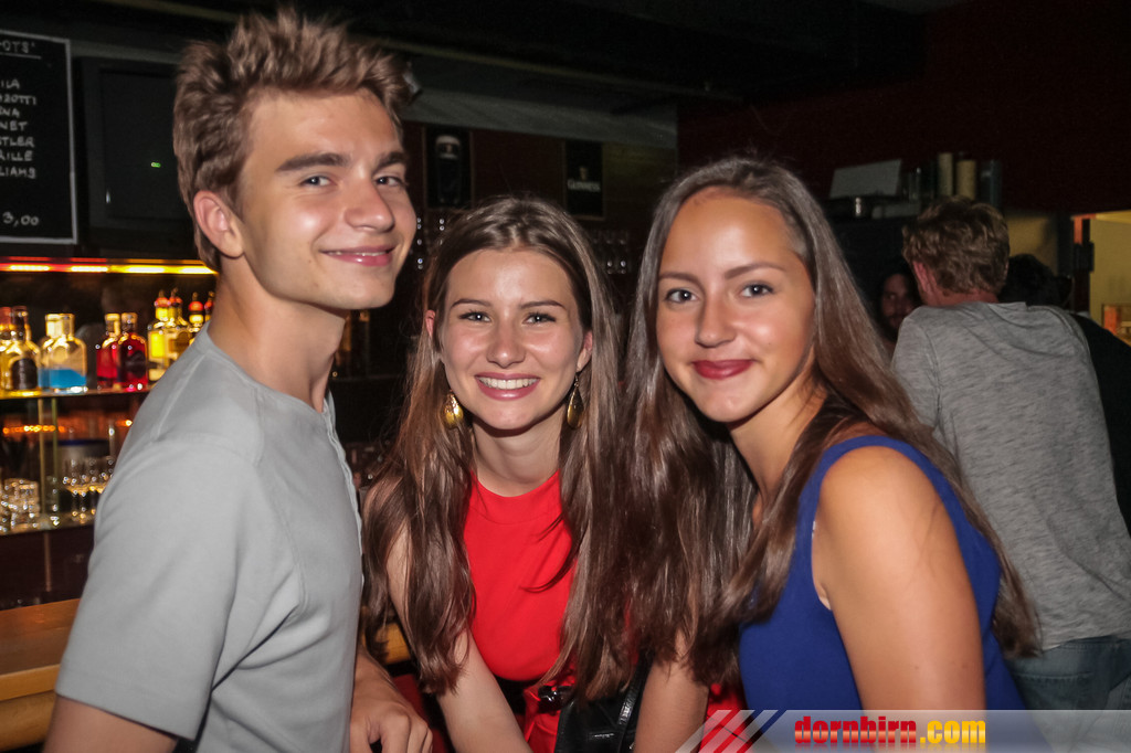 14073542.jpg