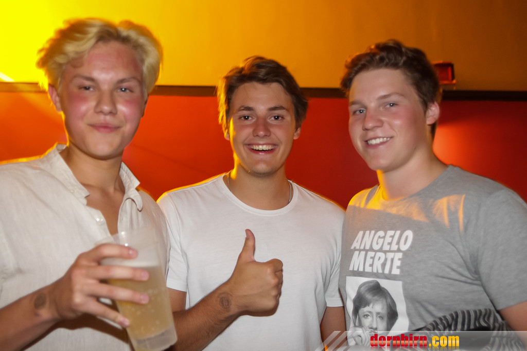 14073532.jpg