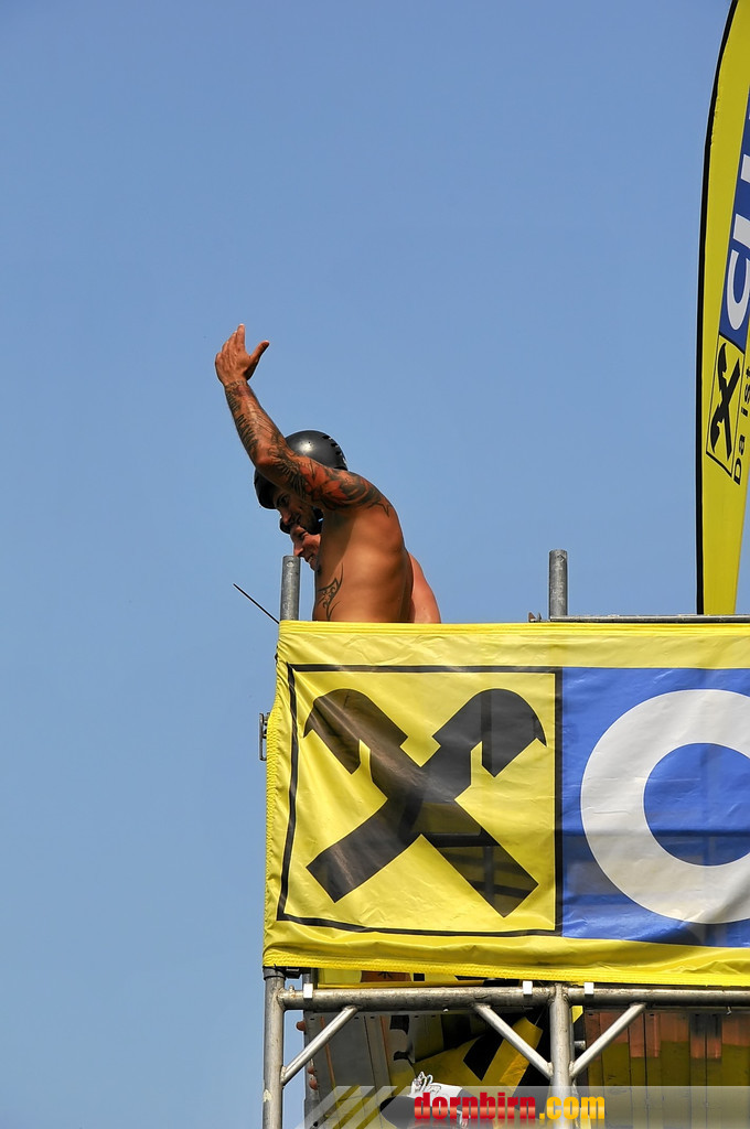 14074859.jpg