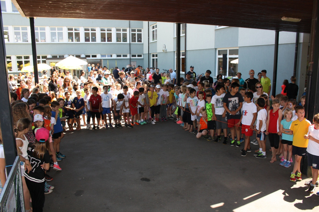 Volksschule Sportfest C Siegerehrung 26-06-2015 _1_.JPG