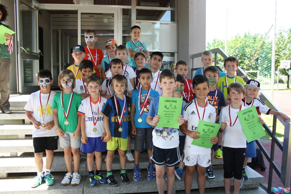 Volksschule Sportfest C Siegerehrung 26-06-2015 _7_.JPG