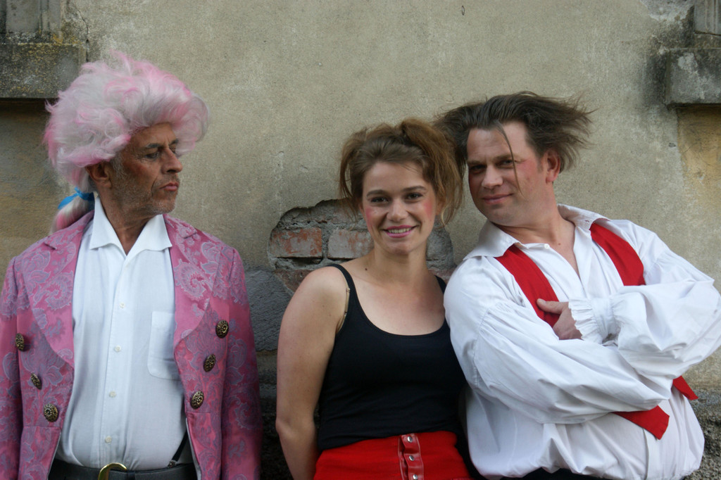 47 Graf Almaviva_ Susanne und Figaro.jpg