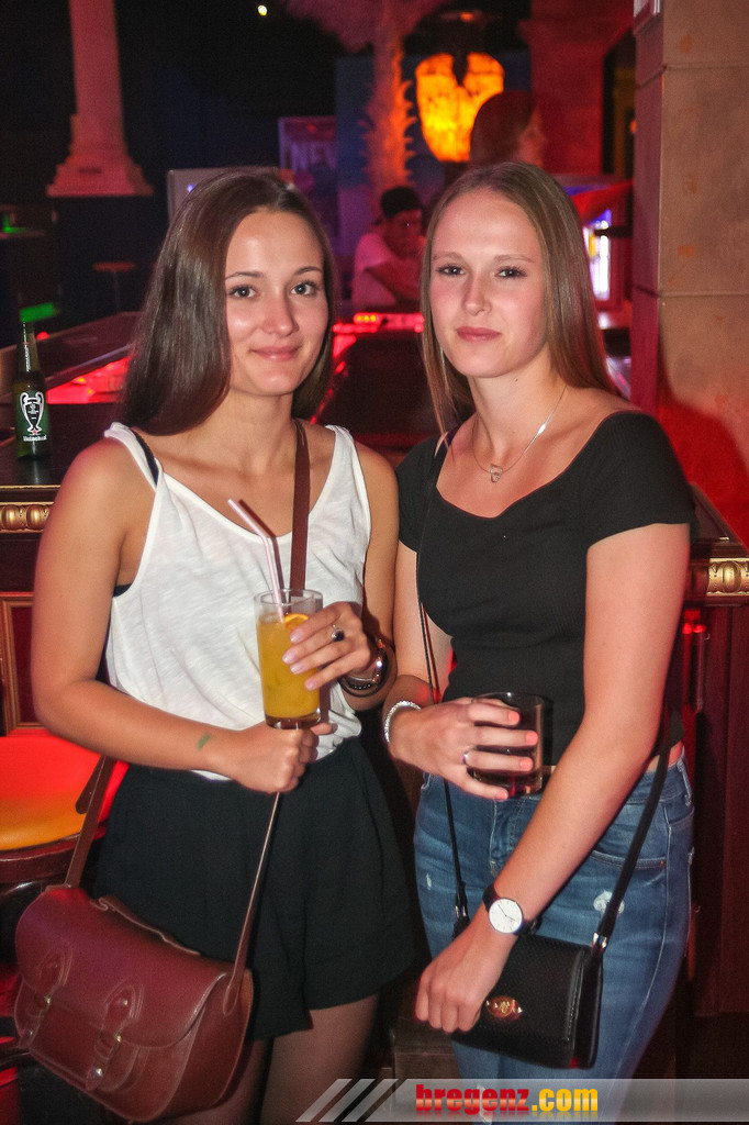 14075602.jpg