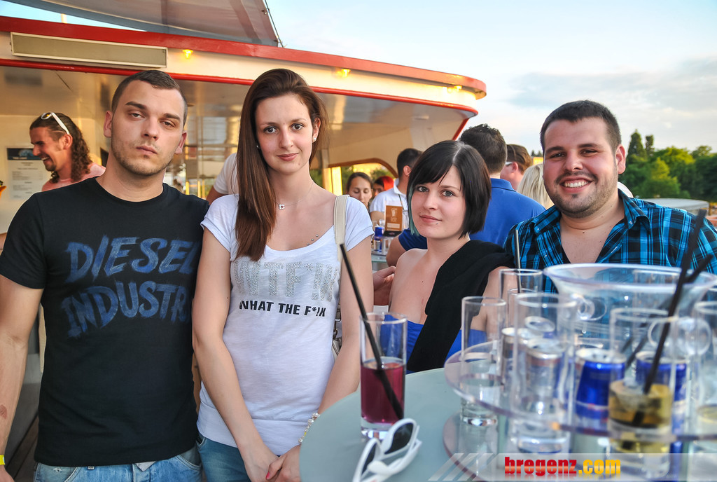 14076651.jpg