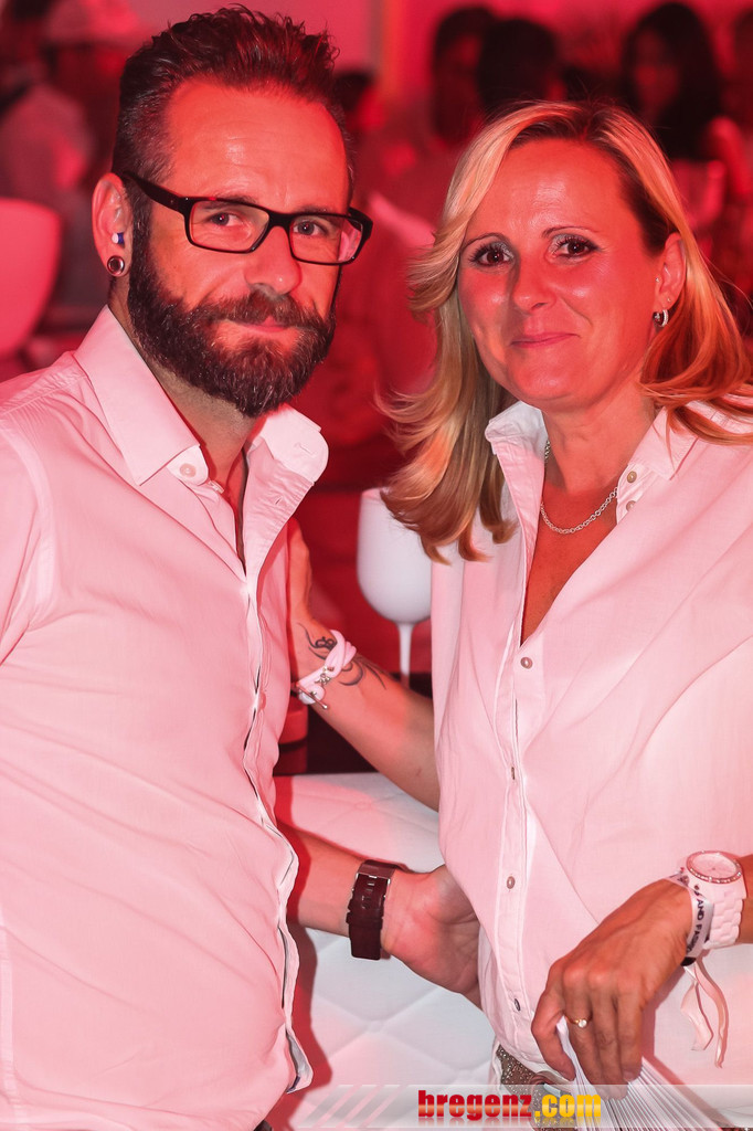 14076887.jpg