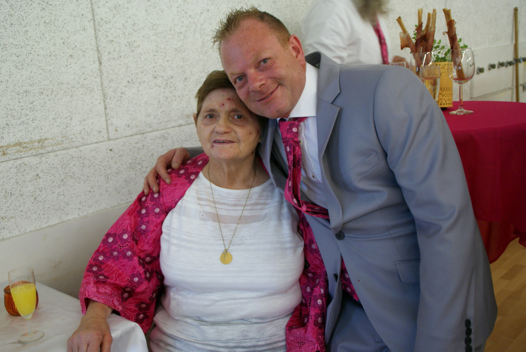 Karl Benzer mit Mutter Maria.JPG