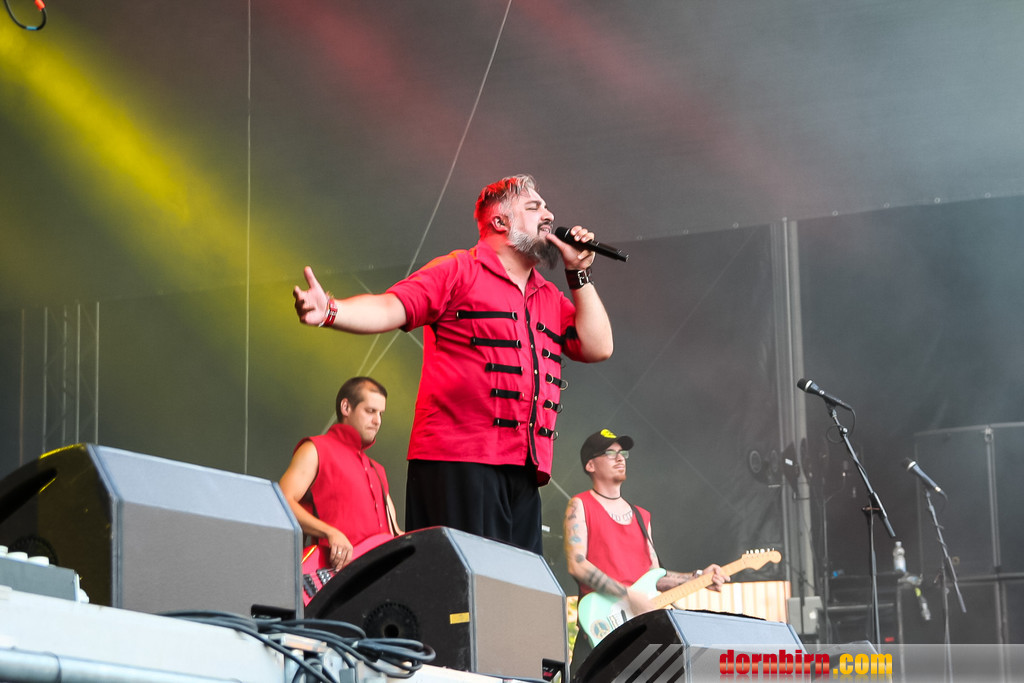 14081668.jpg