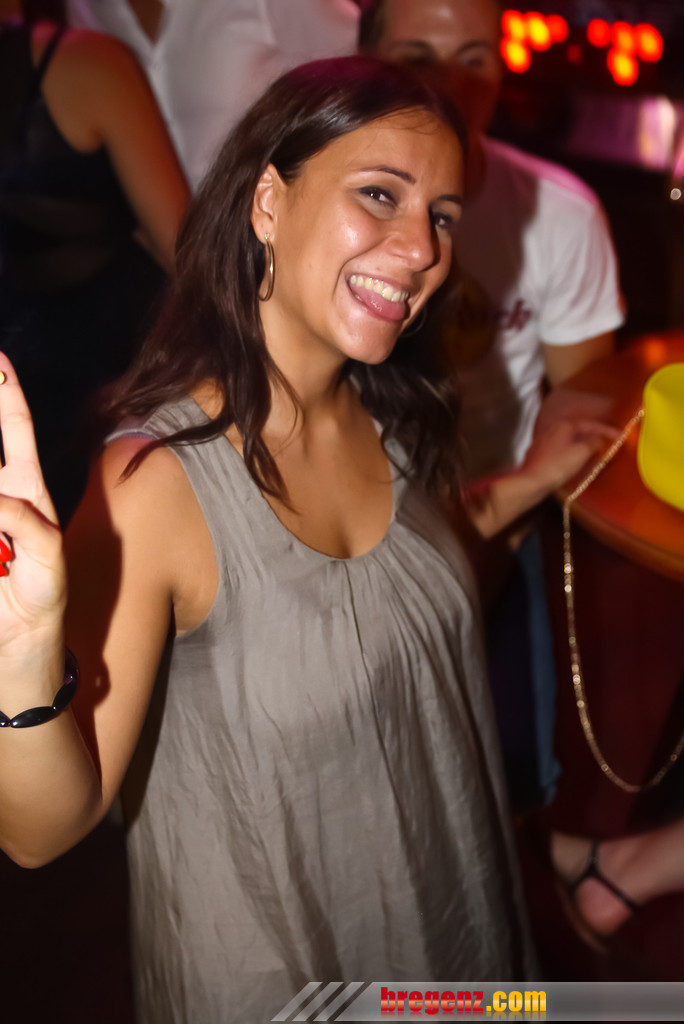 14081237.jpg