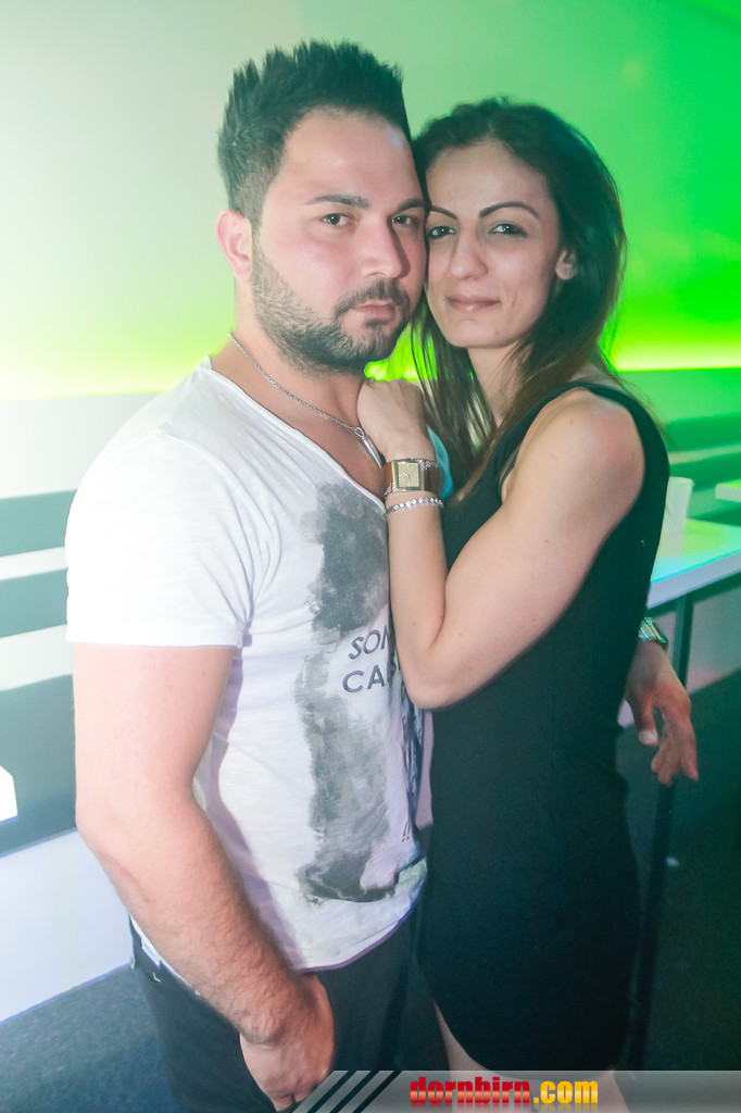 14081594.jpg