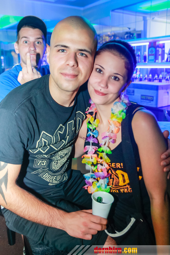 14081577.jpg