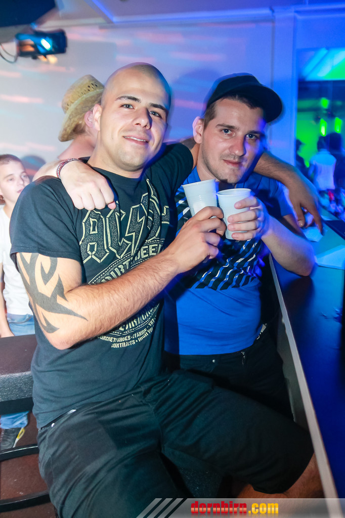 14081576.jpg
