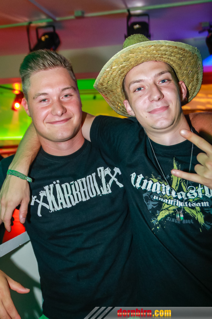 14081566.jpg