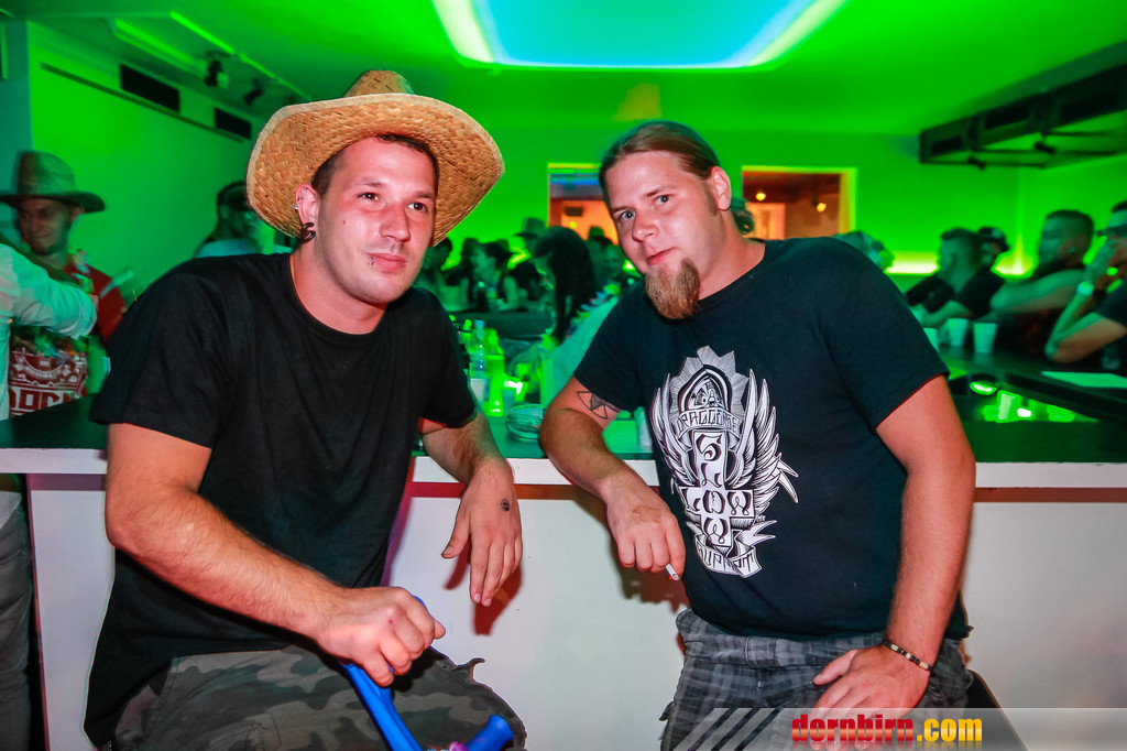 14081561.jpg