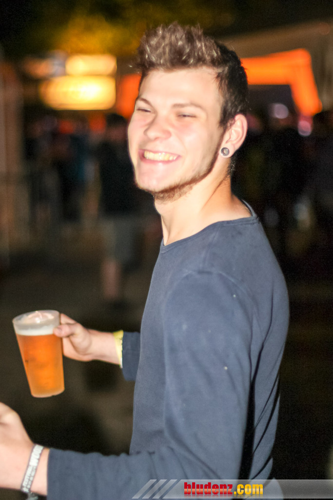 14081974.jpg