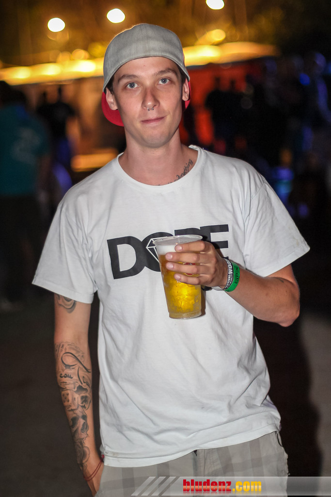 14081966.jpg