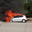 Salez: Auto brennt auf Schweizer A13