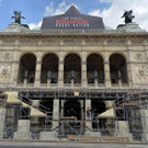 Mission Impossible: Aufbauarbeiten vor der Oper