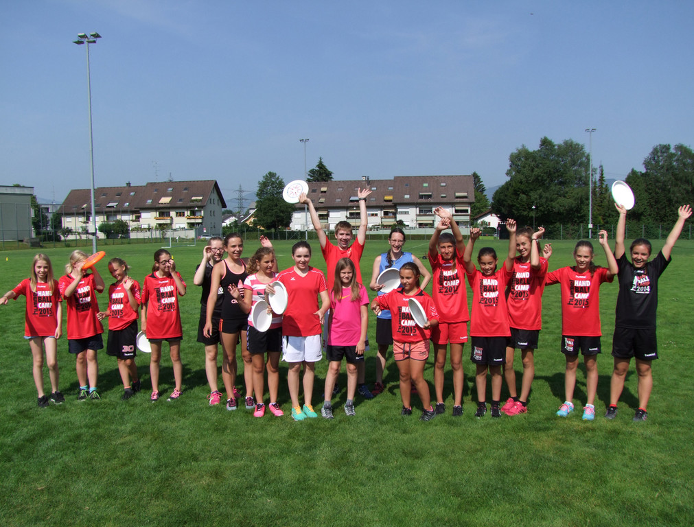 Hummel8 Frisbee.jpg