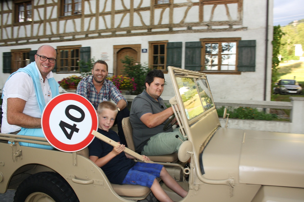 MV DORFFEST Jahrg__nger und Jeepclub 25-07-2015 _7_.JPG