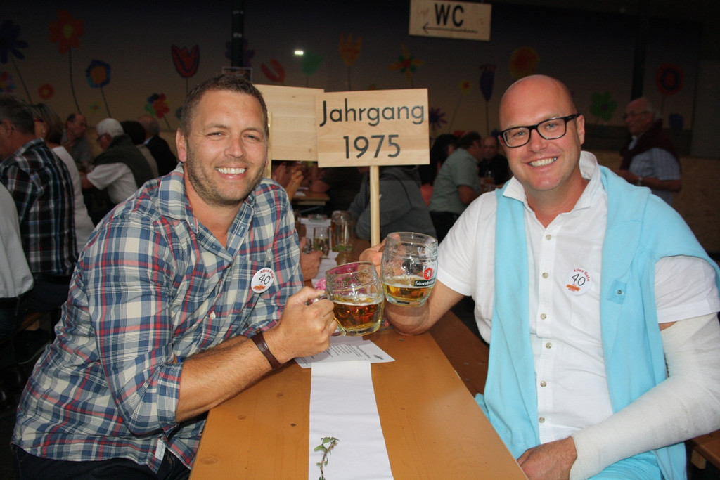 MV DORFFEST Jahrg__nger und Jeepclub 25-07-2015 _23_.JPG