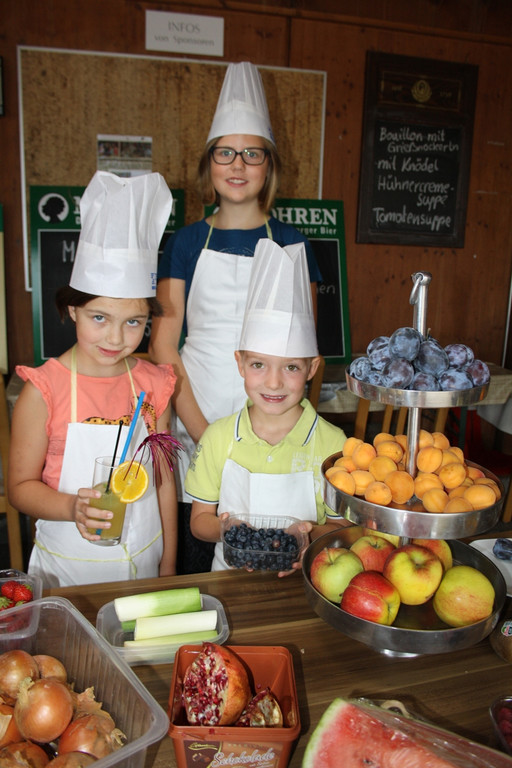 Ferien KOCHEN MIT BRUNO Tennisplatz 2015 _8_.JPG