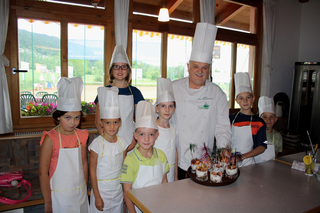 Ferien KOCHEN MIT BRUNO Tennisplatz 2015 _14_.JPG