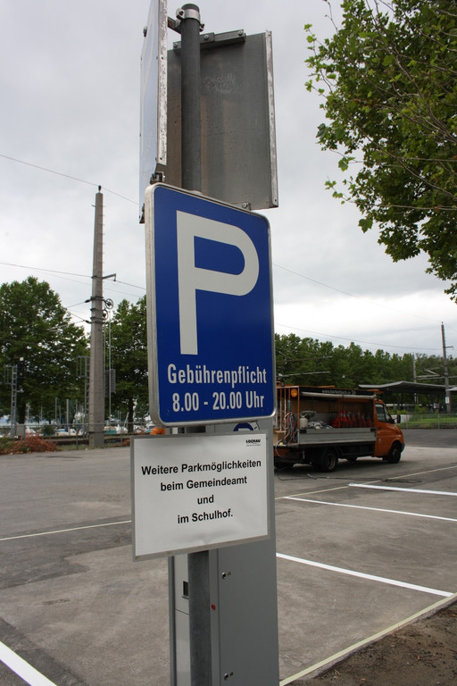 Parkplatz Bahnhof Stellwerk Markierungen 27-07-2015 _3_.JPG
