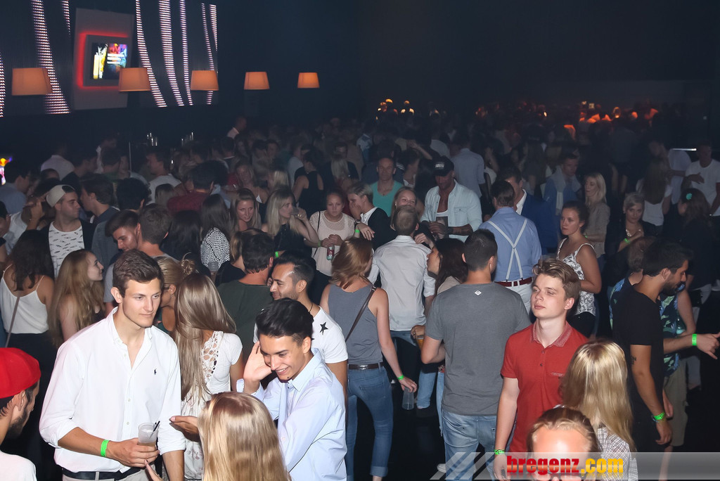 14091467.jpg