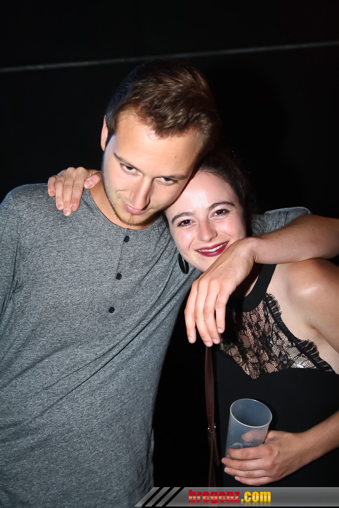 14091447.jpg
