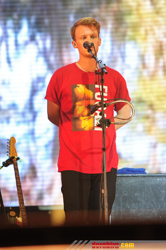 14091395.jpg